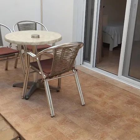 Ξενοδοχείο Sifis 2*